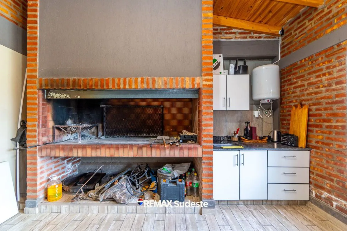 VENTA CASA 2 DORM. y PILETA TTE. FARIAS 1600 foto 5