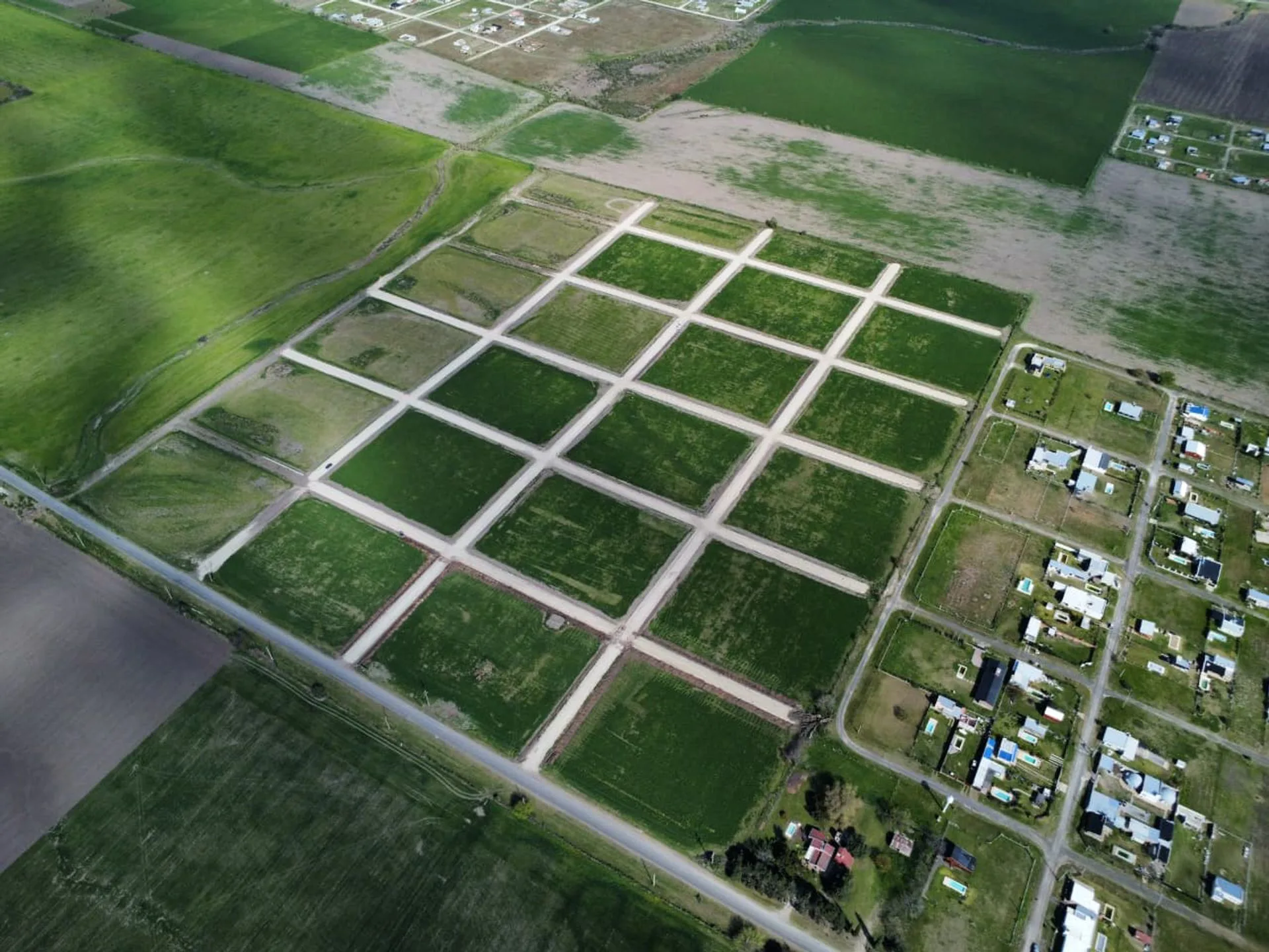 Lote de 300 m2 en Las Colinas, Colonia Ensayo foto 2