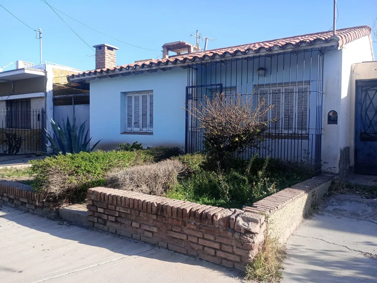 VENTA CASA EN GUAYMALLÉN foto 2