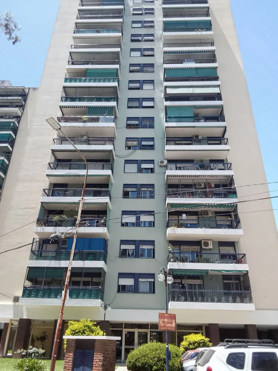 Venta departamento 4 amb con balcon en Villa Raffo foto 2