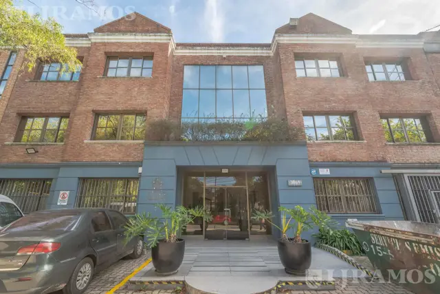 Alquiler de edificio de oficinas de en Lomas San Isidro