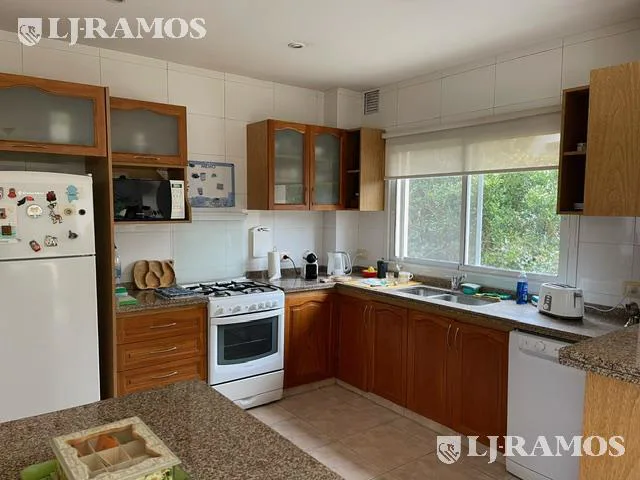 Importante casa en Venta en el Barrio Septiembre PG foto 3