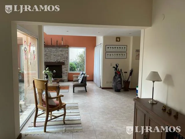 Importante casa en Venta en el Barrio Septiembre PG foto 5