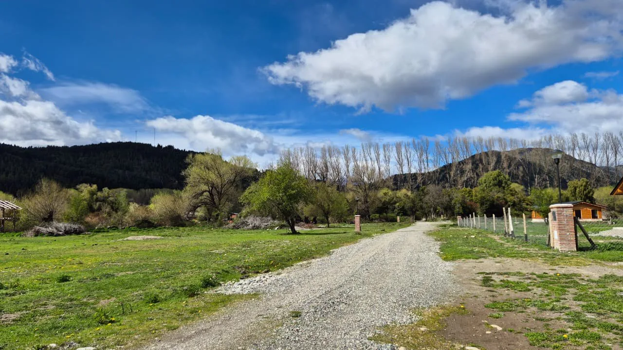 LAGO PUELO (Paraje Entre Rios) Terreno de 1.800 mt² Loteo "Las Pitras" foto 3