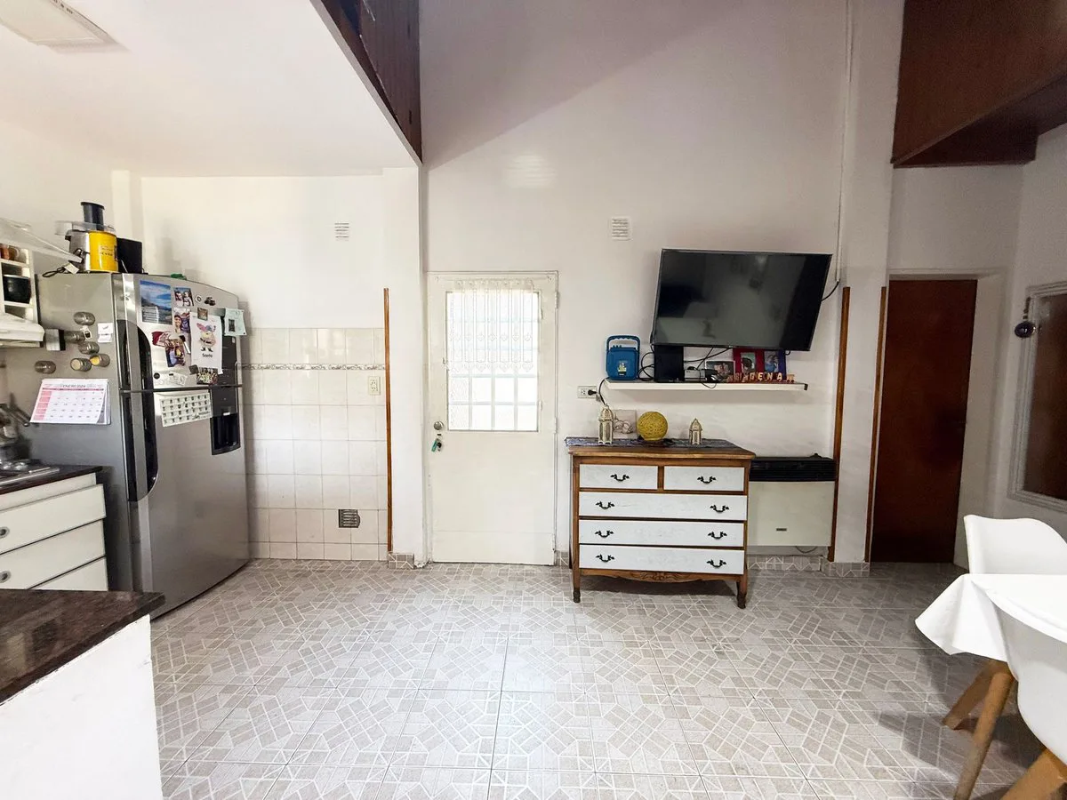 VENTA CASA 3 AMBIENTES LOTE PROPIO RAMOS MEJIA foto 3