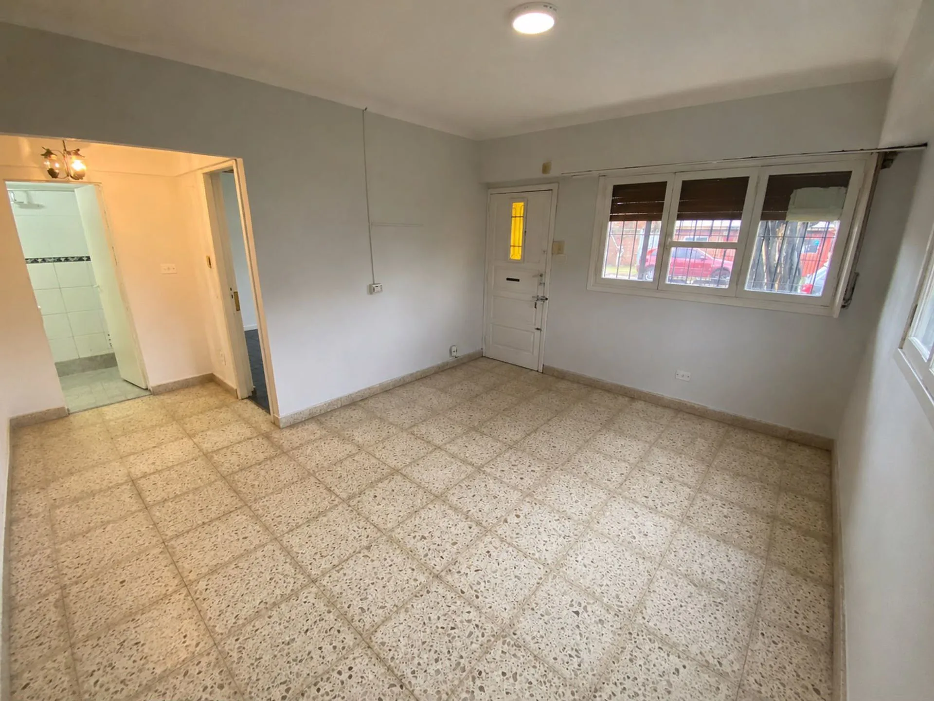 VENTA BLOCK CASA 3 AMB + DPTO 4 AMB MALVINAS ARG foto 3