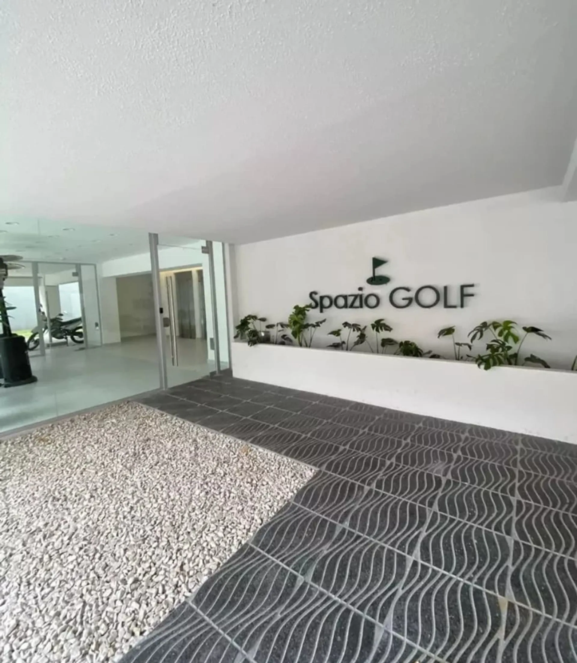 COCHERA EN VENTA EN TRES DE FEBRERO SPAZIOS GOLF foto 2