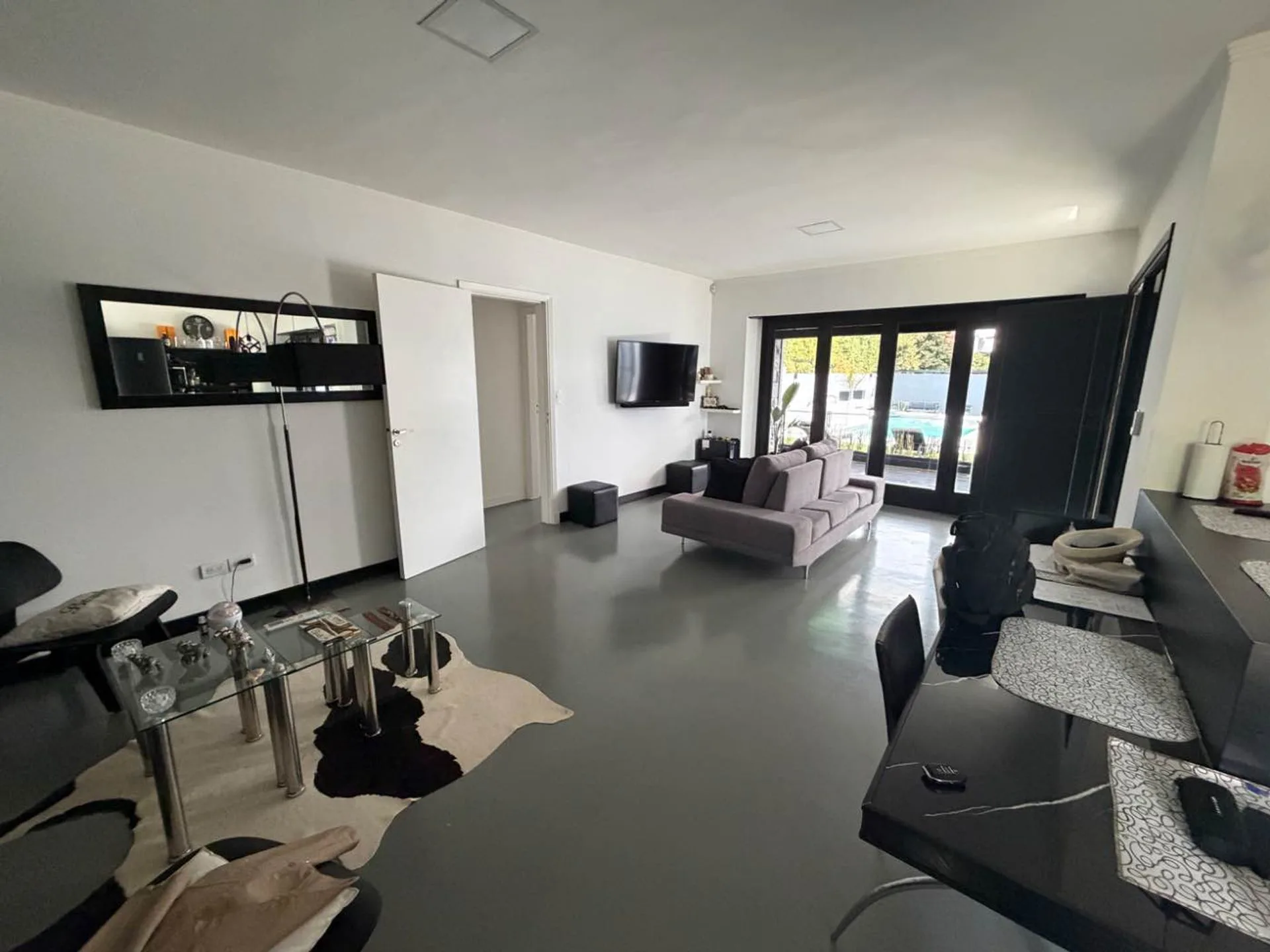 EXCLUSIVA RESIDENCIA DE DISEÑO EN ZONA GÜEMES foto 4