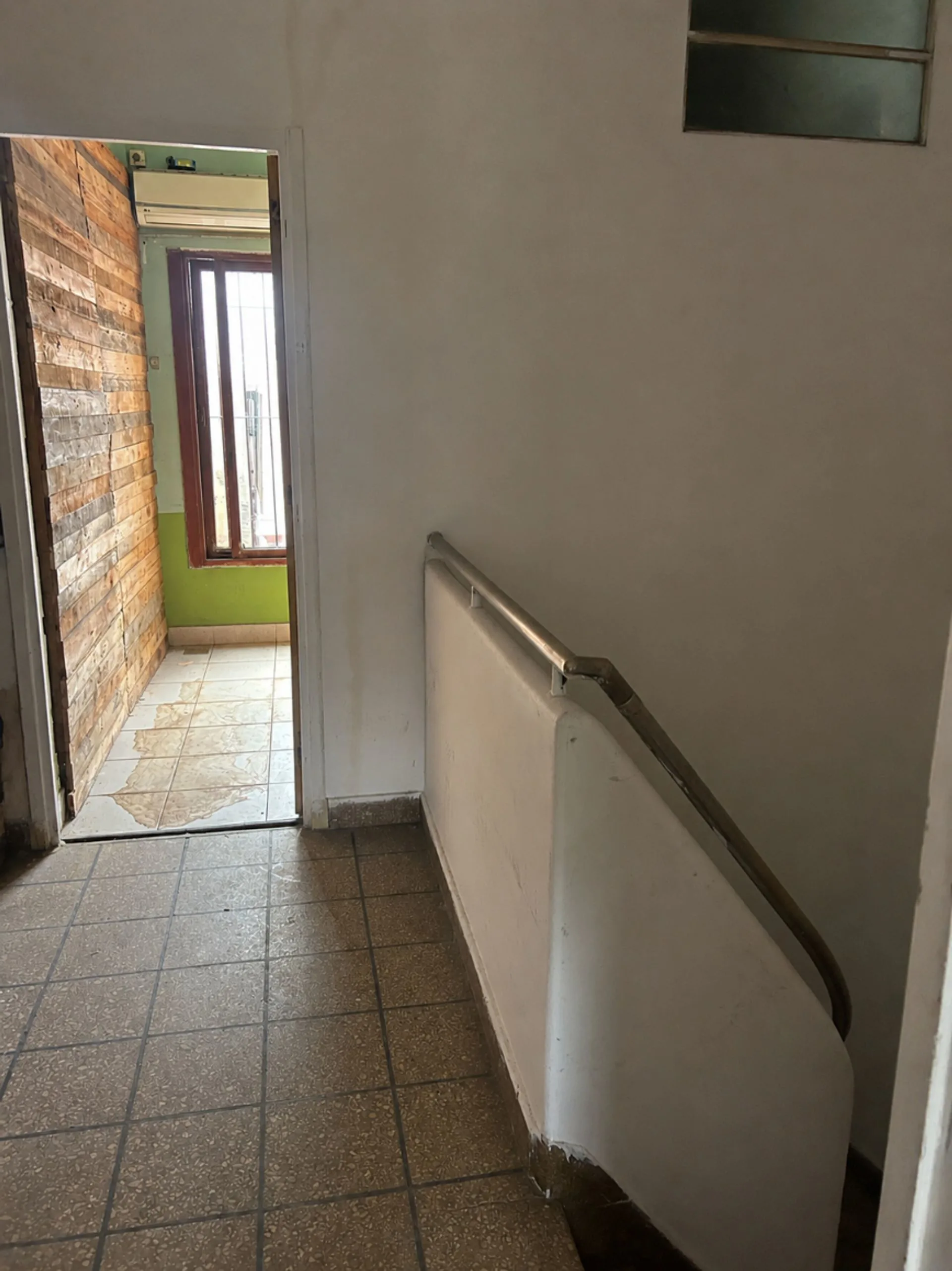 VENTA PH 4 AMB C/TERRAZA, A REFACCIONAR, BARRACAS foto 5