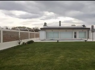 VIVIENDA MODERNA EN BARRIO SAN BENITO DE TRELEW foto 2