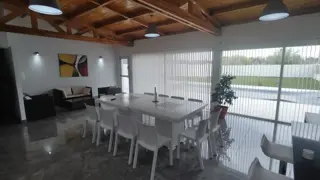 VIVIENDA MODERNA EN BARRIO SAN BENITO DE TRELEW foto 5