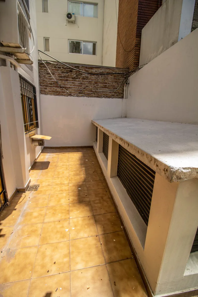 BAJÓ DE PRECIO! Semipiso 3 Ambientes de época - Patios - 61m² - Caballito foto 4