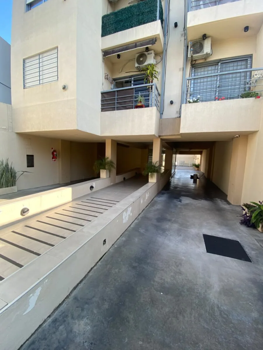VENTA MONOAMBIENTE APTO CRÉDITO CON PILETA EN MORÓN foto 2