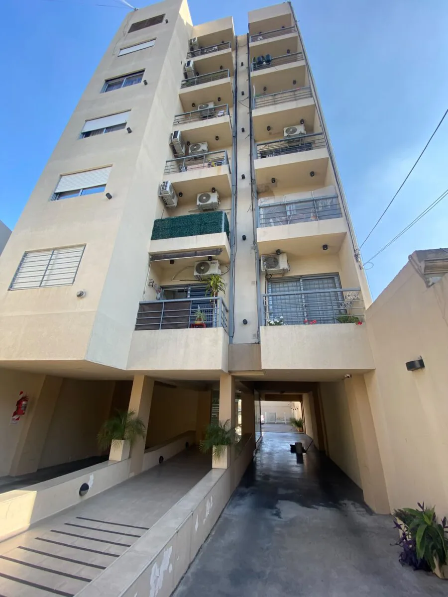 VENTA MONOAMBIENTE APTO CRÉDITO CON PILETA EN MORÓN foto 3