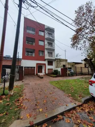 Departamento en venta de 3 ambientes en Quilmes Oeste Centro foto 2