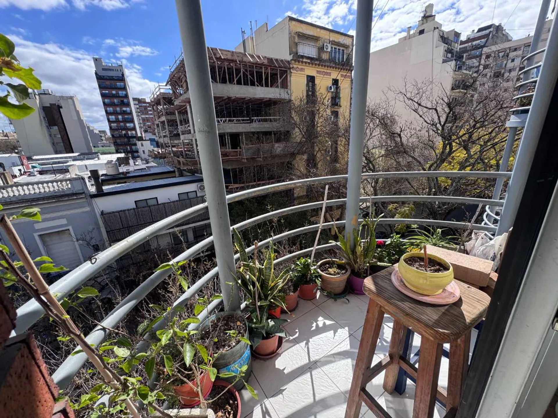 VENTA DEPTO 2 AMB ALMAGRO COCHERA, BALCON Y RENTA foto 3