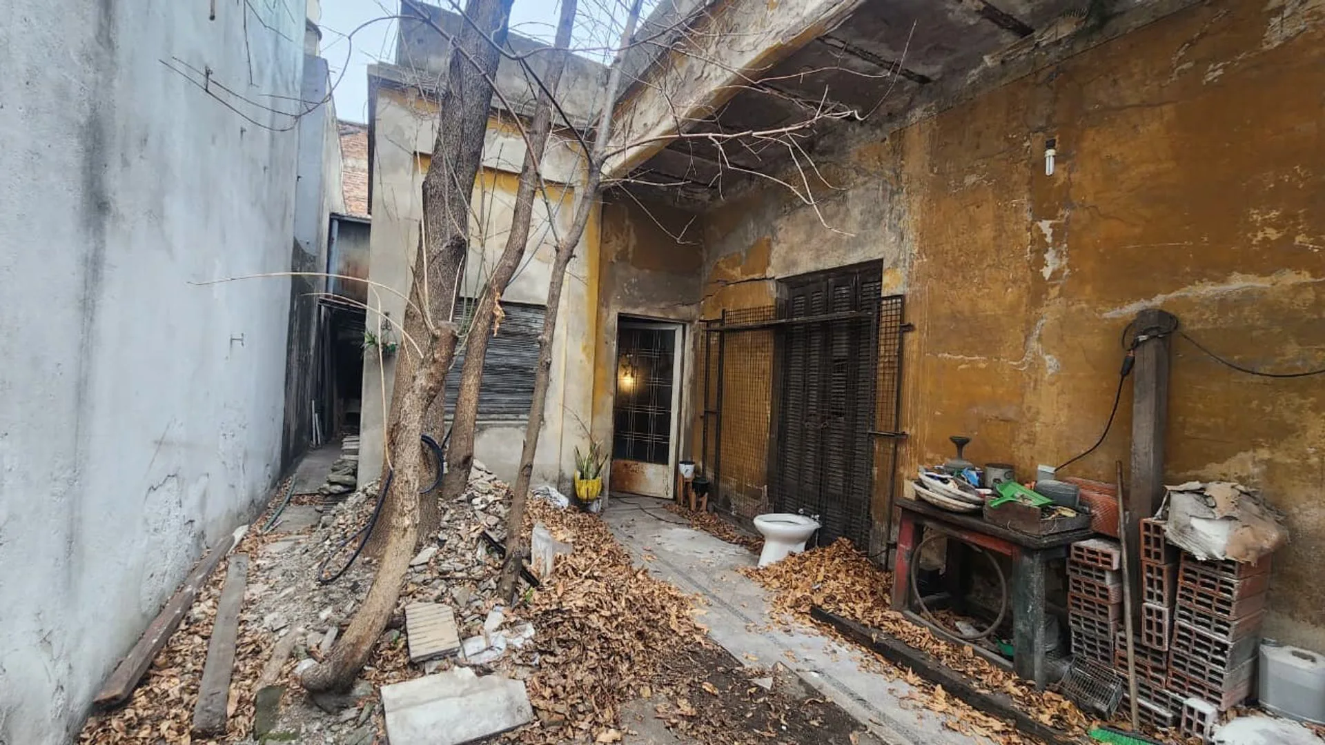 Venta Lote o casa a refaccionar, Barracas foto 2