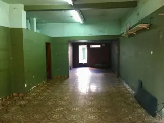 VENTA EN BLOCK,  Dos departamentos y un local , distintos rubros. foto 2