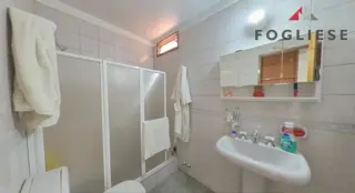 Excelente Casa de 5 Amb con Pileta, Jardin, Quincho, Garage foto 1