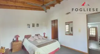 Excelente Casa de 5 Amb con Pileta, Jardin, Quincho, Garage foto 3