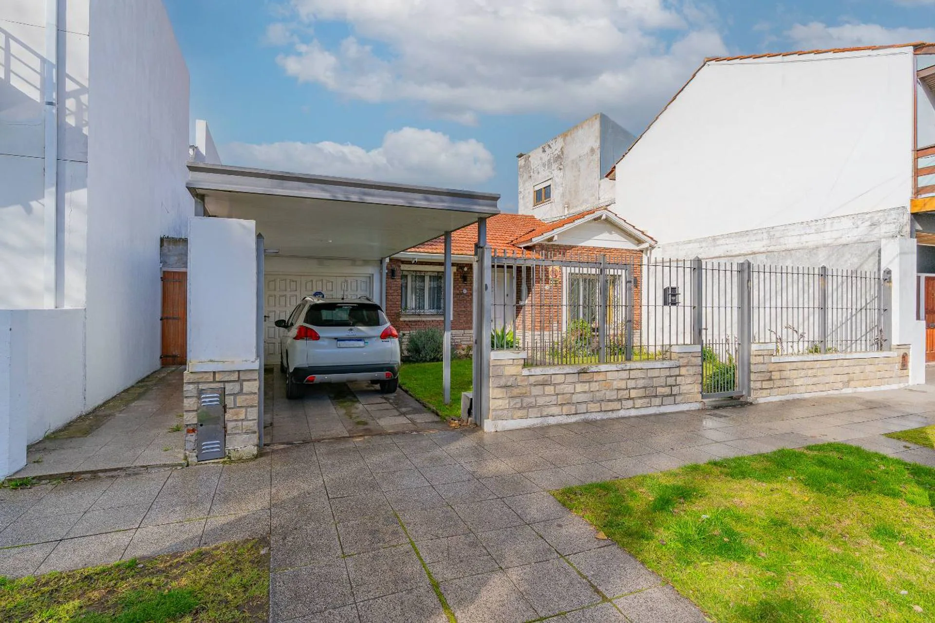 VENTA PH TIPO CASA AL FRENTE JARDIN PARQUE LURO
