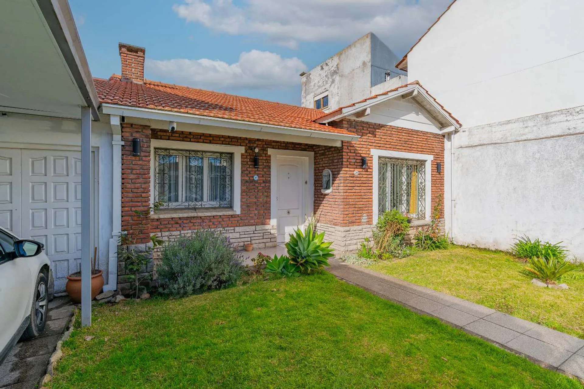 VENTA PH TIPO CASA  AL FRENTE JARDIN PARQUE LURO foto 2
