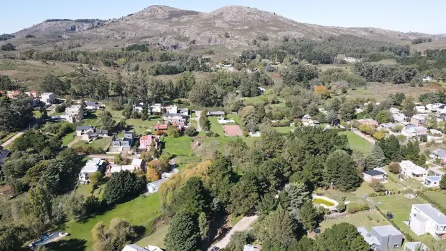 VENTA CASA QUINTA PILETA UNCAS AMPLIO LOTE TANDIL
