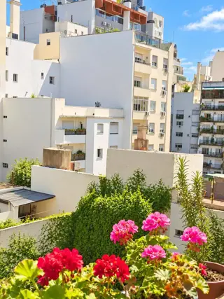 RECOLETA - LARREA 1300 - SEÑORIAL 4 AMB CON DEP. MUY LUMINOSO - 90m2 - U$S190.000 foto 1