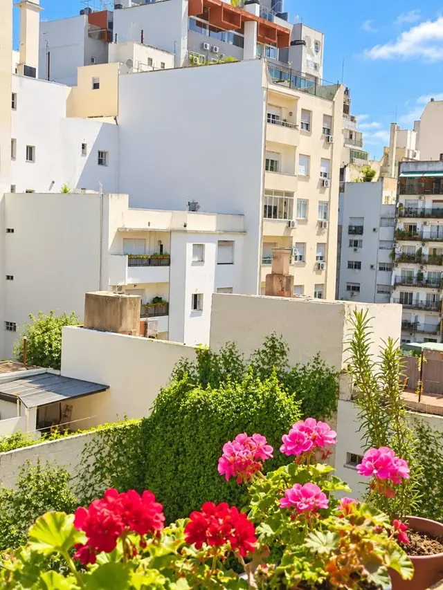 RECOLETA - LARREA 1300 - SEÑORIAL 4 AMB CON DEP. MUY LUMINOSO - 90m2 - U$S190.000