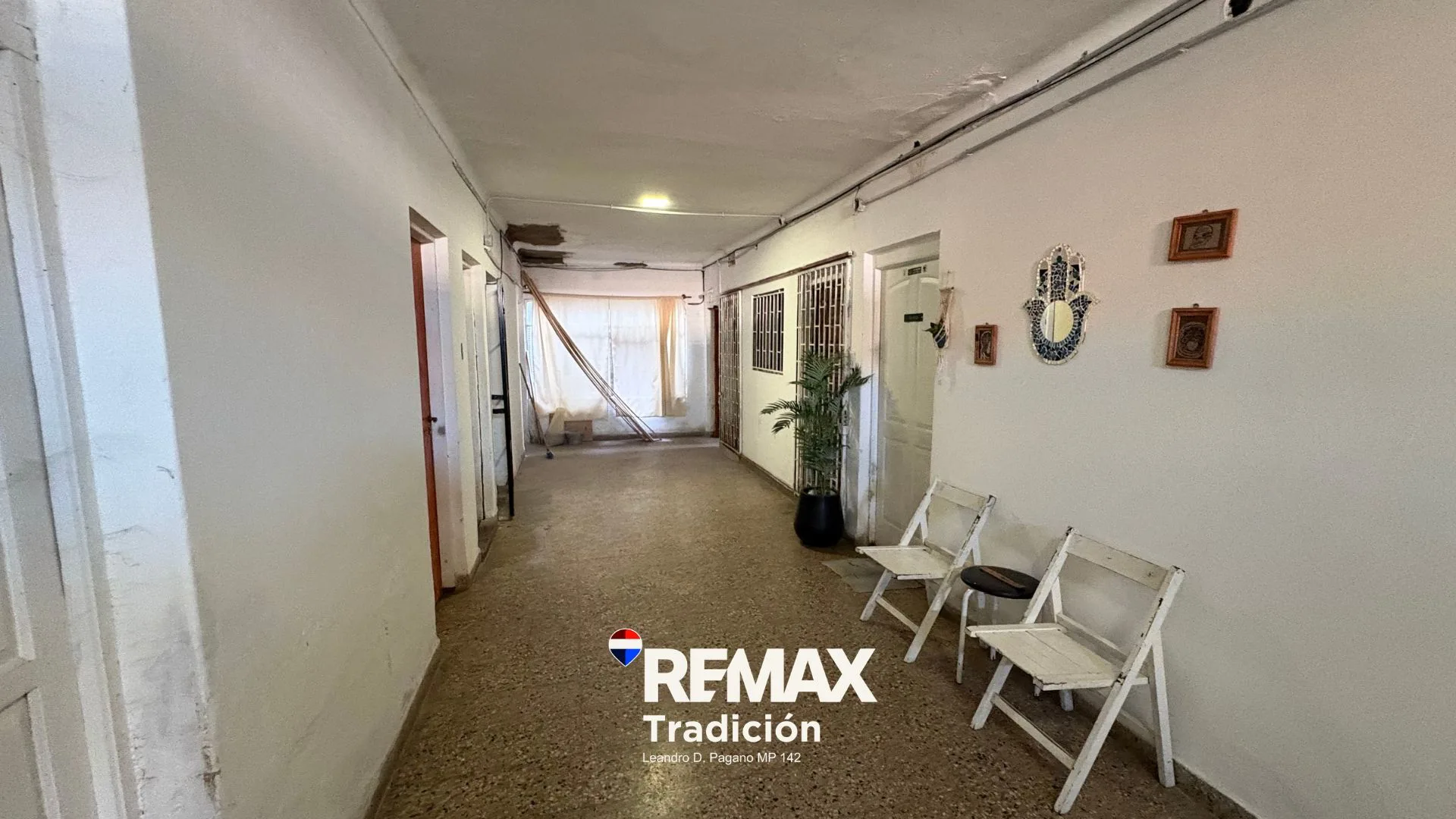 OFICINA EN VENTA PEATONAL ARTURO ILLIA 172 foto 3