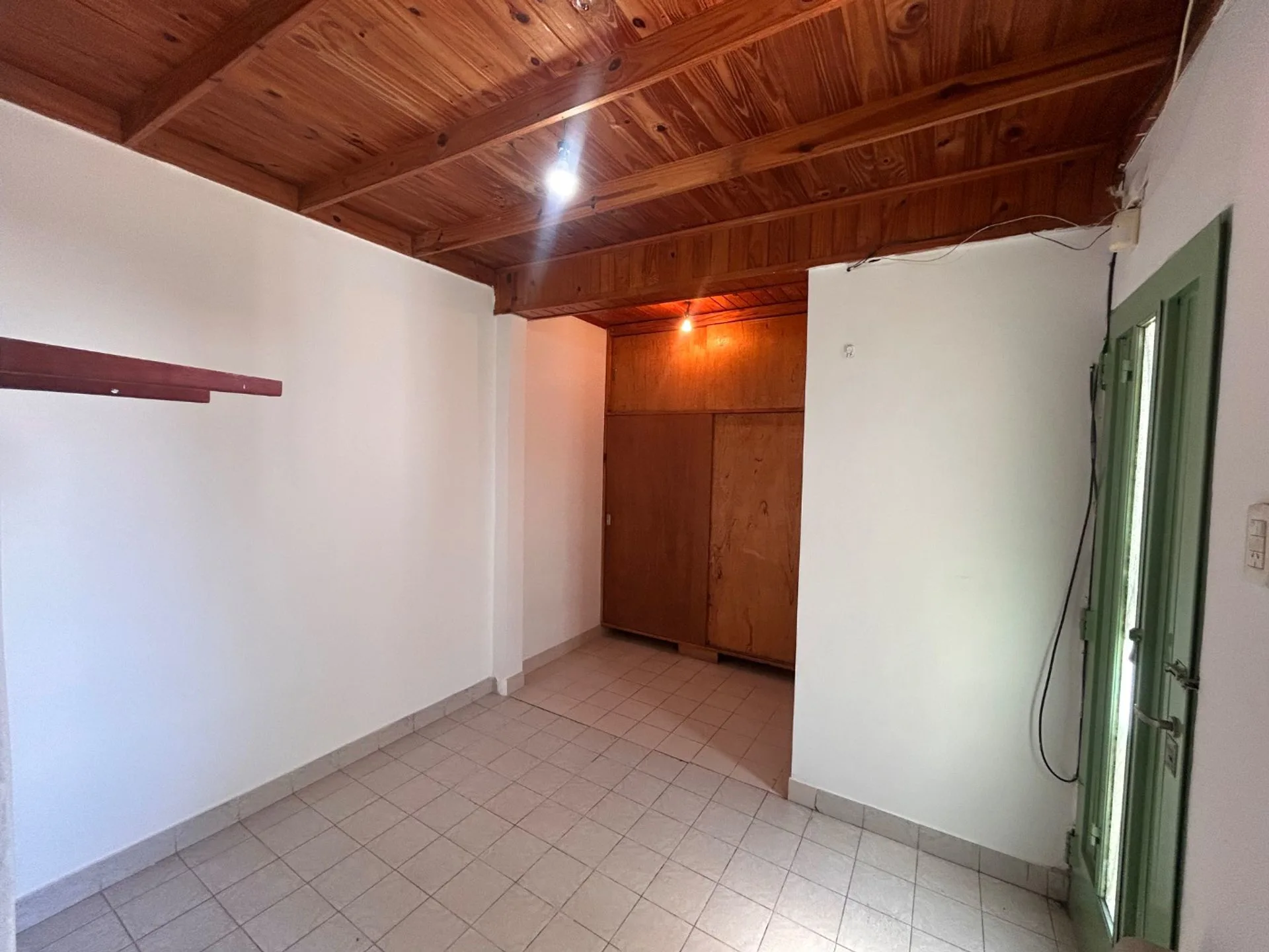 CASA EN VENTA 3 DORMITORIOS CON PATIO Y DEPTO foto 4
