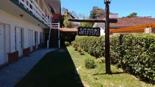 VENTA, DTO a 1 cuadra de la costa, equipado para 8 personas. Impecable estado, y totalmente amueblado, con parque y parrillas. foto 2