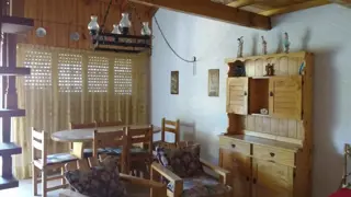 VENTA, DTO a 1 cuadra de la costa, equipado para 8 personas. Impecable estado, y totalmente amueblado, con parque y parrillas. foto 3