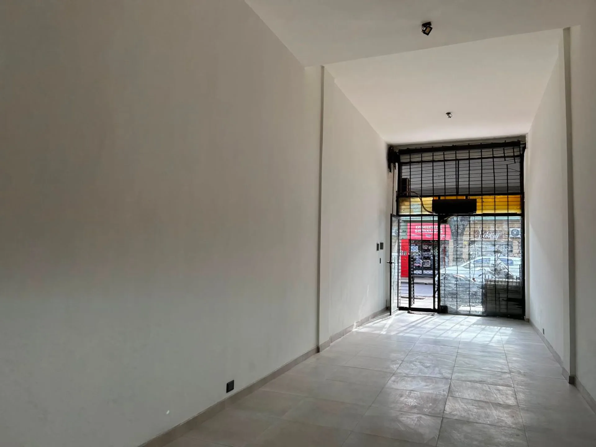 Local en comercial en venta en Munro foto 4