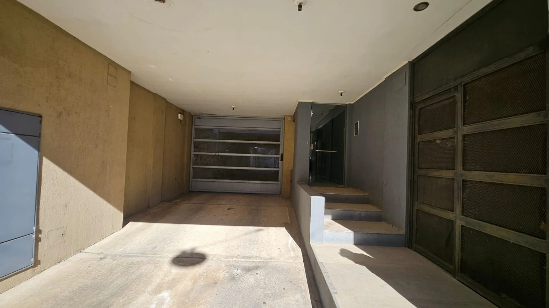 COCHERA EN VENTA BARRIO SUR - foto 3