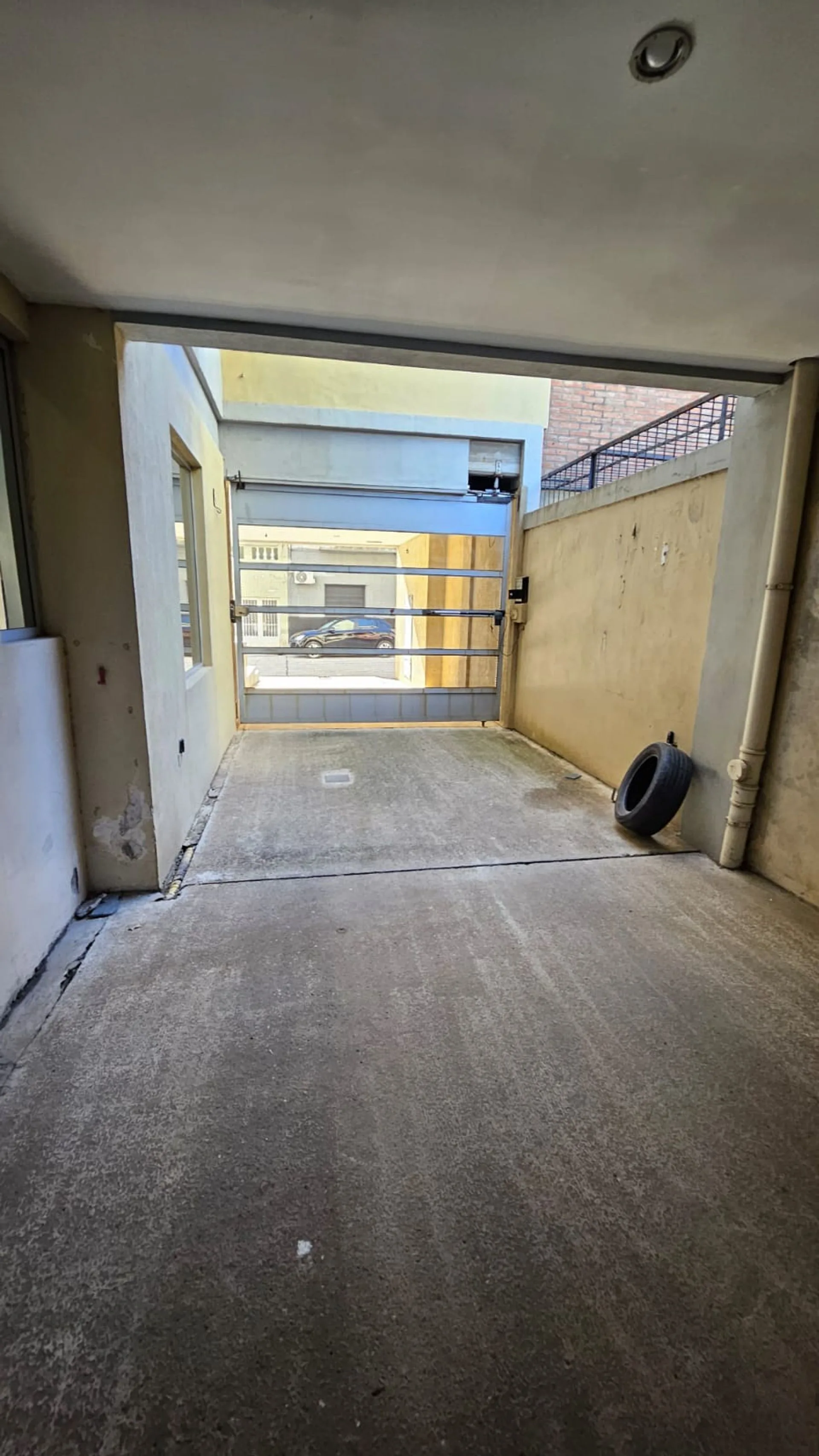 COCHERA EN VENTA BARRIO SUR - foto 4