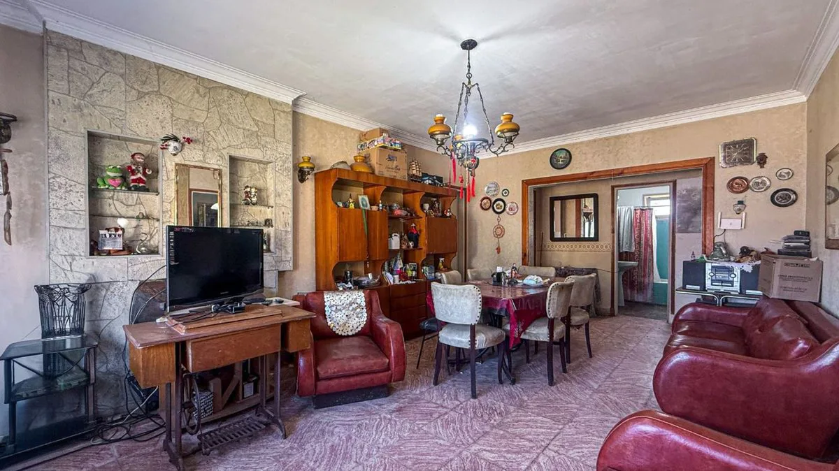 Venta casa 3 ambientes en Las Avenidas con jardín foto 3