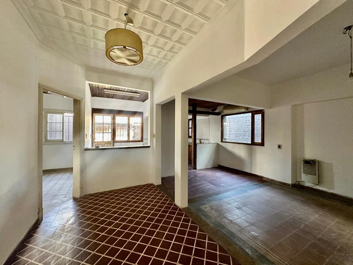 CASA CON DEPARTAMENTO INDEPENDIENTE