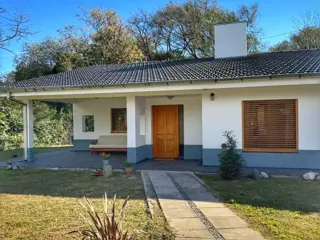 Casa en Venta En Villa General Belgrano, con amplios ambientes foto 2