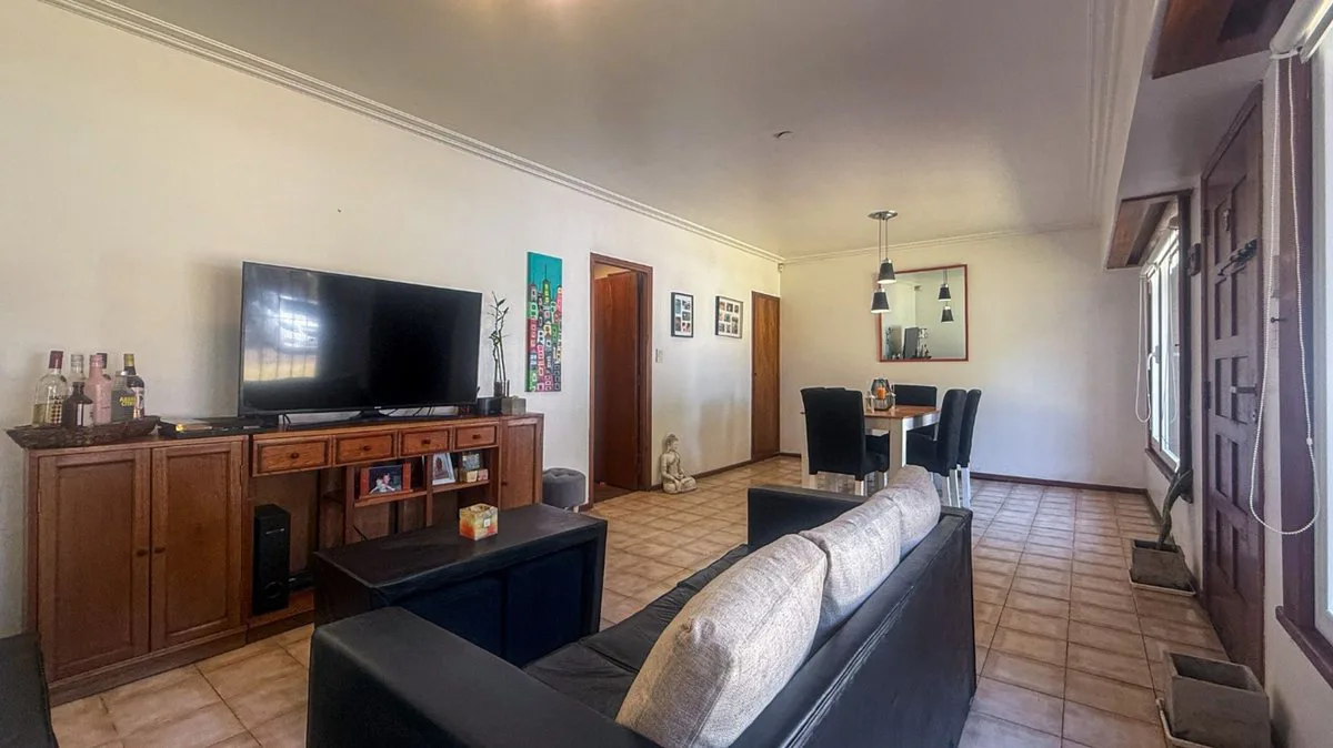 VENTA CASA 5 AMBIENTES CONSTITUCIÓN PILETA QUINCHO foto 3