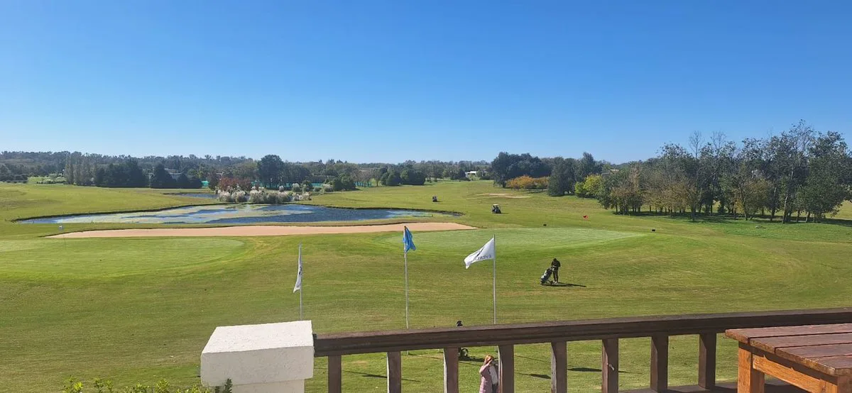 VENTA TERRENO LUJÁN EVERLINKS GOLF VISTA A HOYOS foto 2