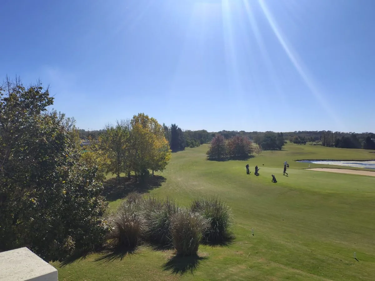 VENTA TERRENO LUJÁN EVERLINKS GOLF VISTA A HOYOS foto 3