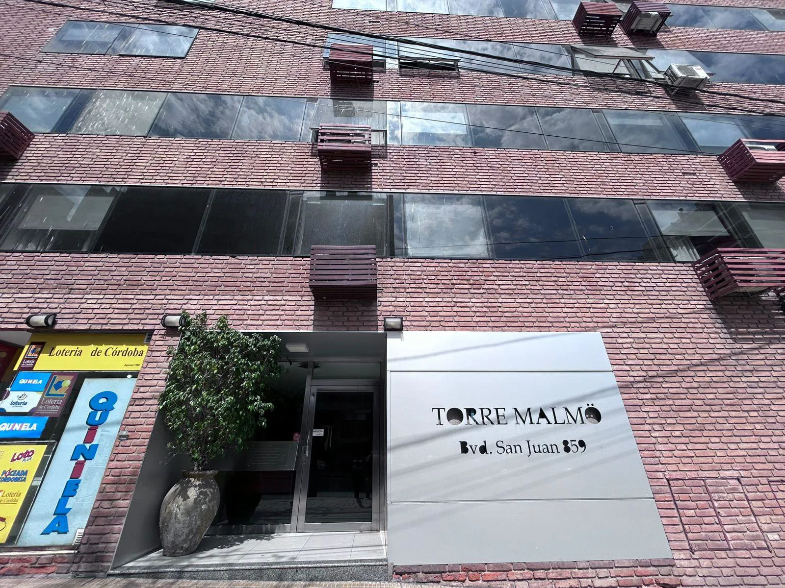 Departamento en Alquiler | 1 Dormitorio | Bº Güemes/Observatorio | Vista a la Calle foto 4