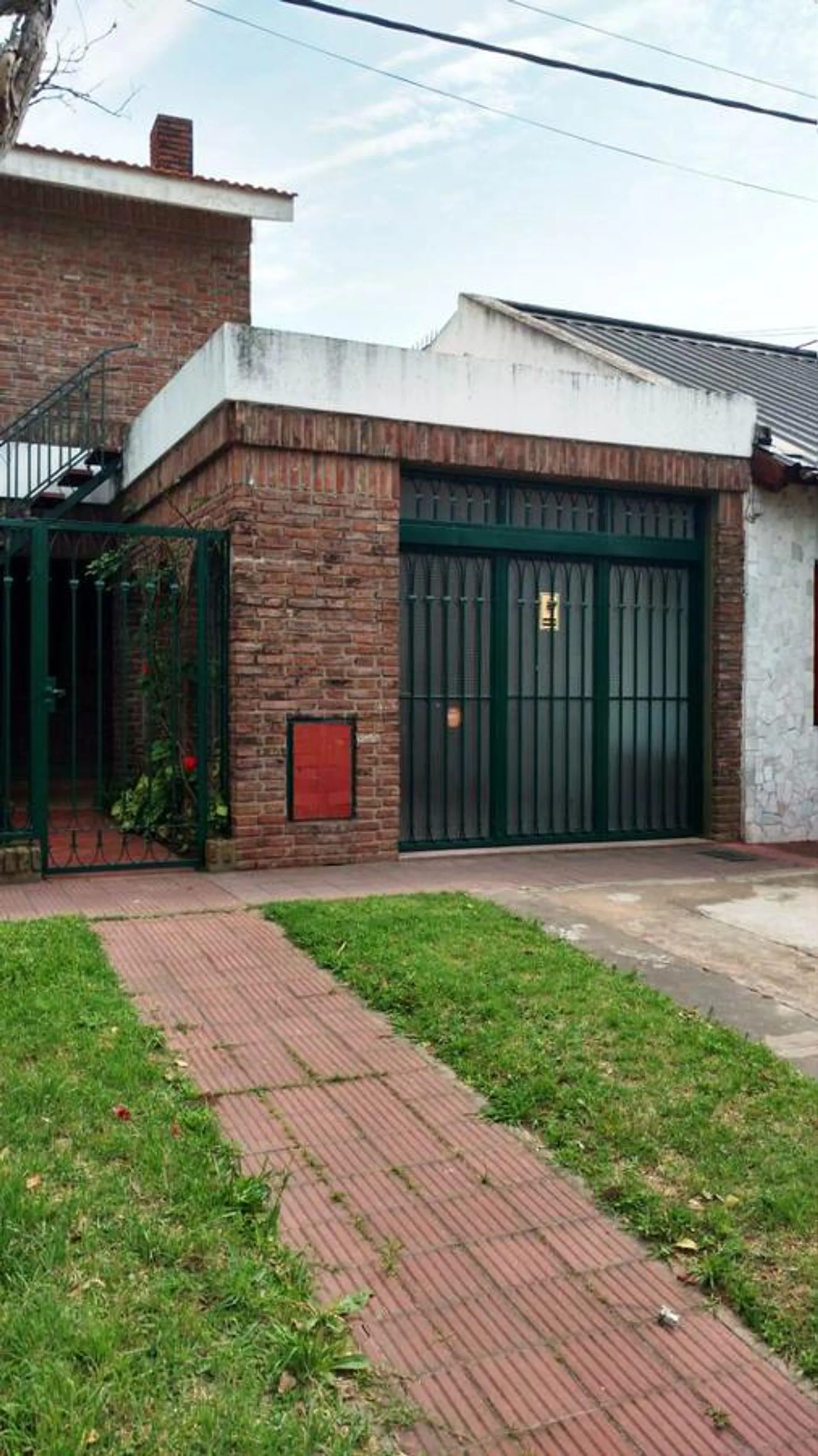 CASA EN VENTA 3 DORMITORIOS CON PATIO LA FLORIDA foto 2