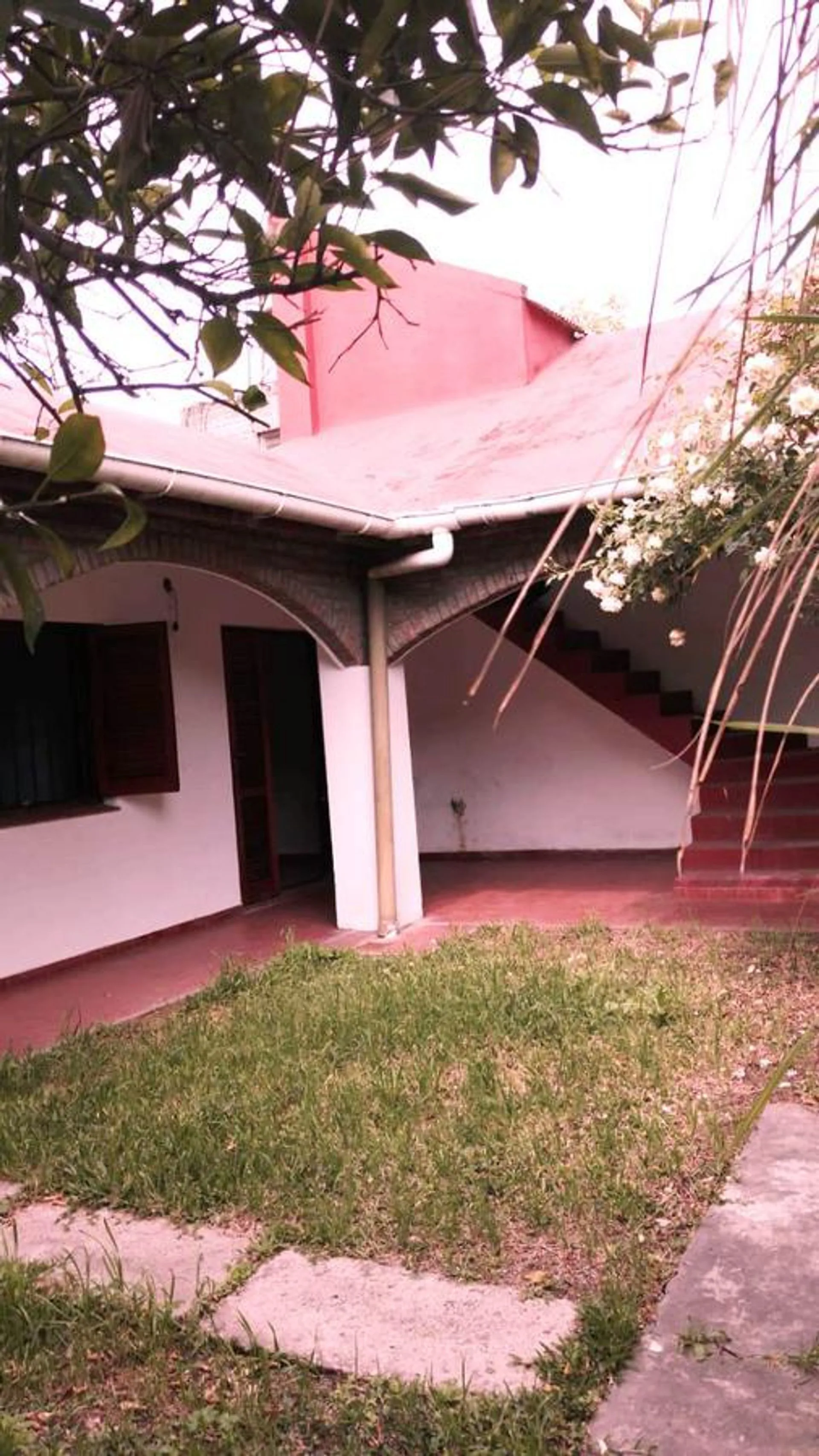 CASA EN VENTA 3 DORMITORIOS CON PATIO LA FLORIDA foto 4