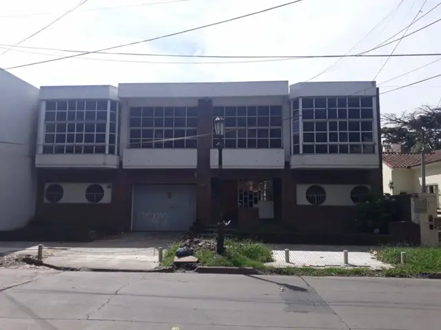 Alquiler de importante local de oficinas en Adrogué