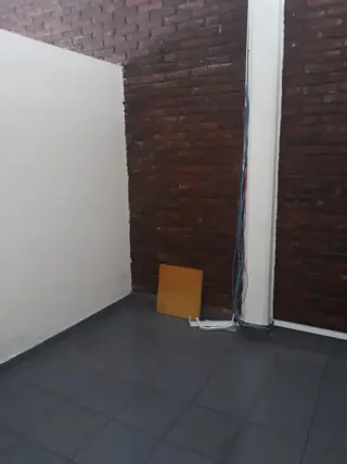 Alquiler de importante local de oficinas en Adrogué foto 5