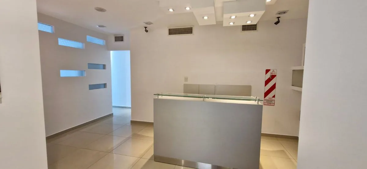 ALQUILER OFICINAS/CONSULTORIOS  - CIPOLLETTI foto 2