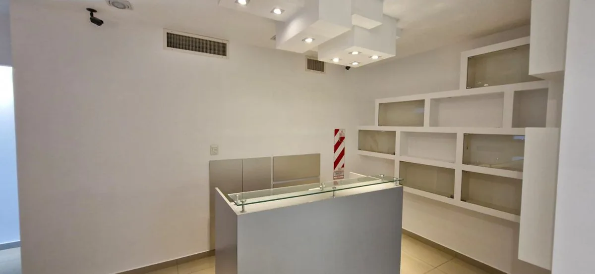 ALQUILER OFICINAS/CONSULTORIOS  - CIPOLLETTI foto 3