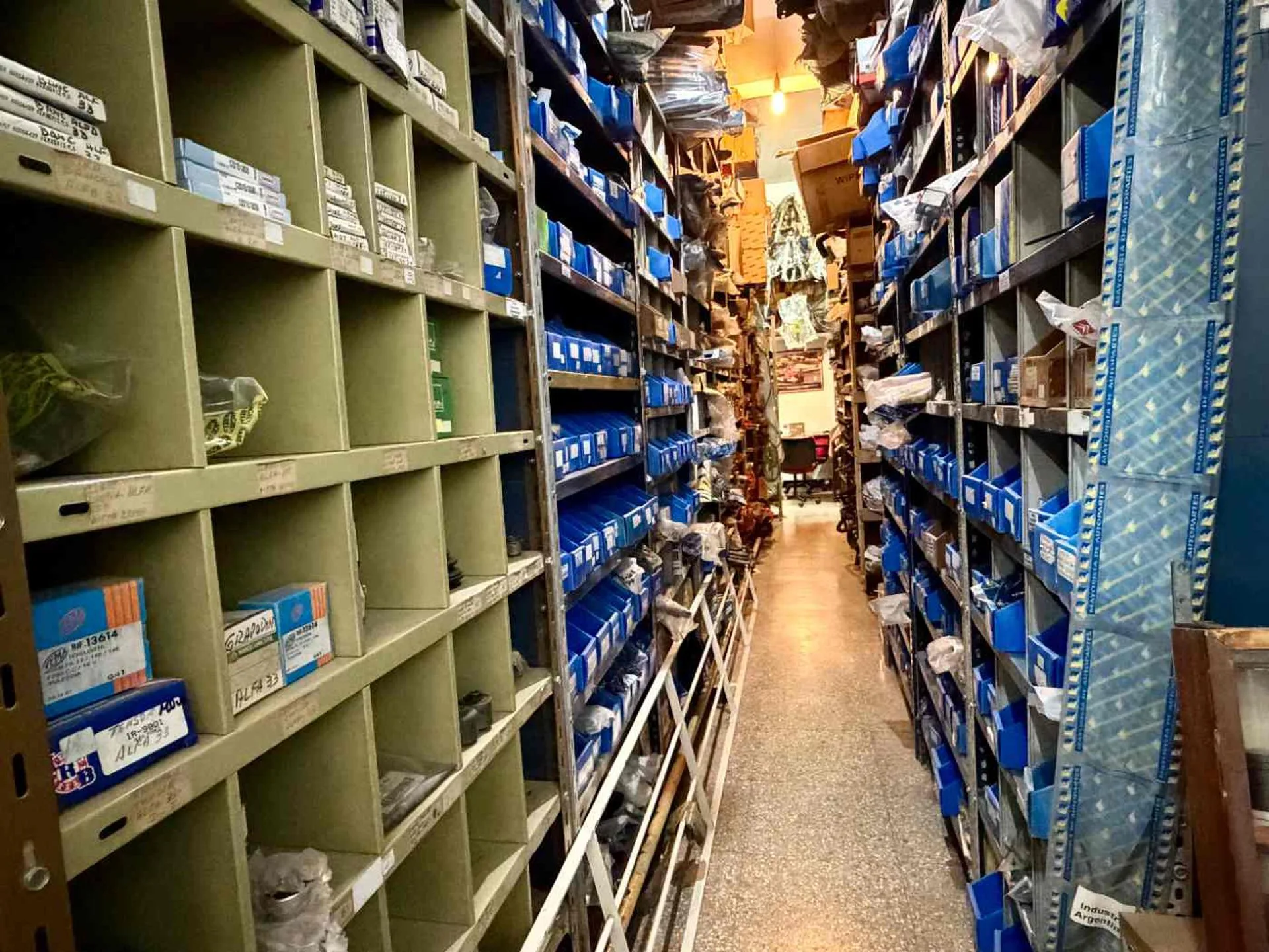 Venta Fondo de comercio repuestos autos Villa Luro foto 2